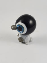 Load image into Gallery viewer, Smidgen Baby Penguin Hand Sculpted Glass Figure