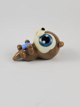 Load image into Gallery viewer, Tami Otter Hand Sculpted Glass Figure