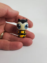 Load image into Gallery viewer, Honey Bee Hand Sculpted Glass Figure