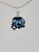 Load image into Gallery viewer, Jumpsie Spider Hand Sculpted Glass Pendant