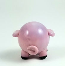 Load image into Gallery viewer, Cecil Piggie Hand Sculpted Glass Figure