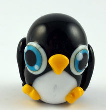 Load image into Gallery viewer, Pippin Penguin Hand Sculpted Glass Figure